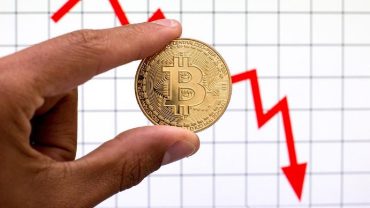 Bitcoin se desploma casi 14% hasta tocar mínimos de diciembre de 2020