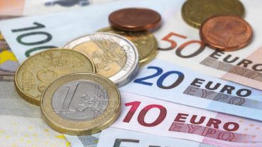 El euro recupera el nivel de los 1,05 dólares