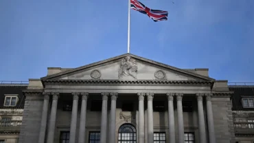 El Banco de Inglaterra sube su tasa directriz de interés en 0,25 puntos, a 4,25%