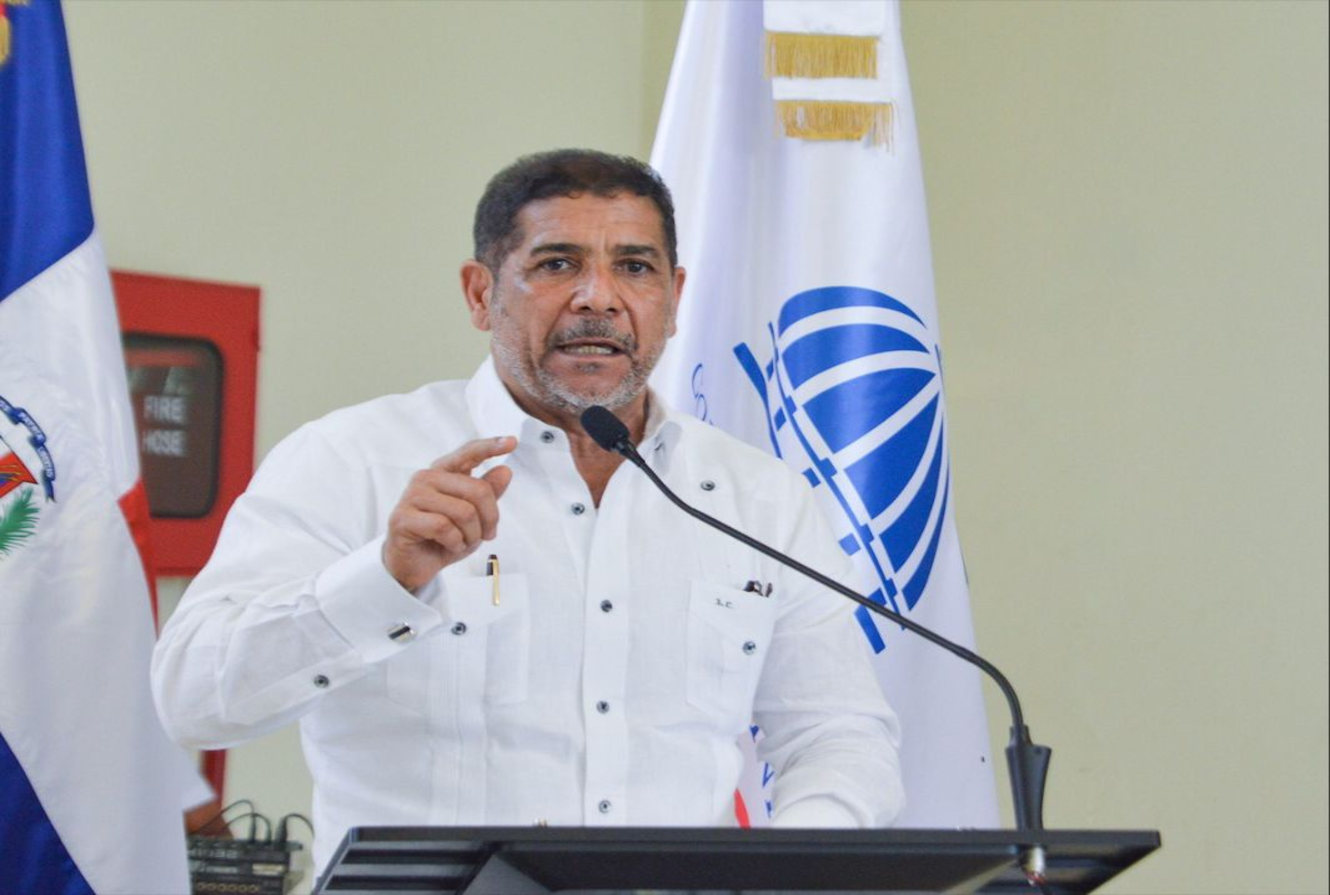 Ministro de Agricultura anuncia llegada de 75 mil toneladas de azúcar