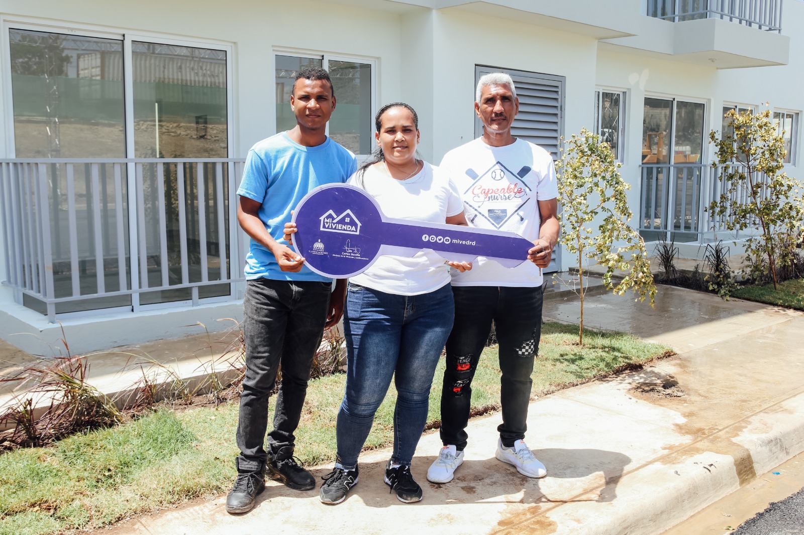 Gobierno se traslada a Santiago y entrega las primeras 150 viviendas del proyecto “Mi Vivienda Hato del Yaque”