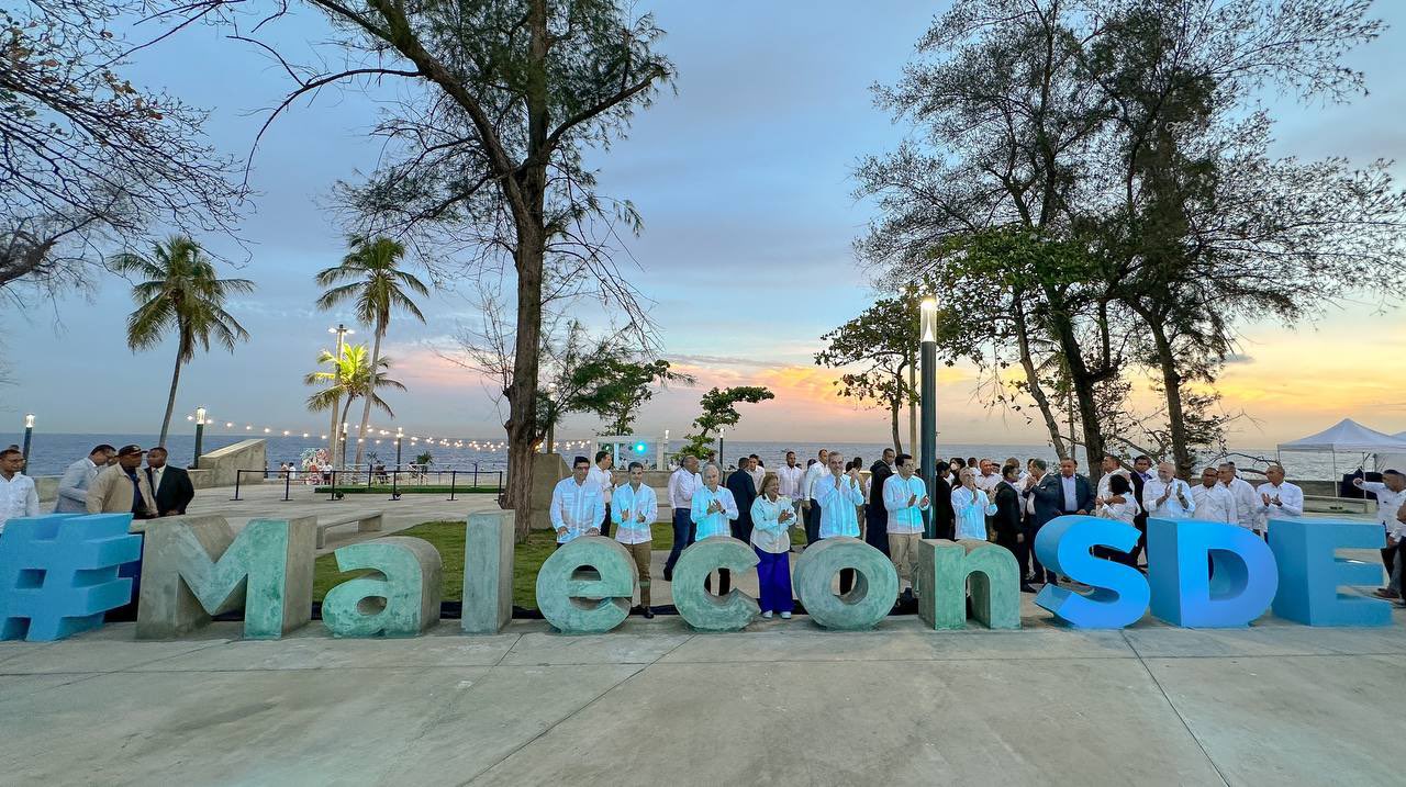 Con inversión de RD$310 millones entregan primera etapa del Malecón de Santo Domingo Este