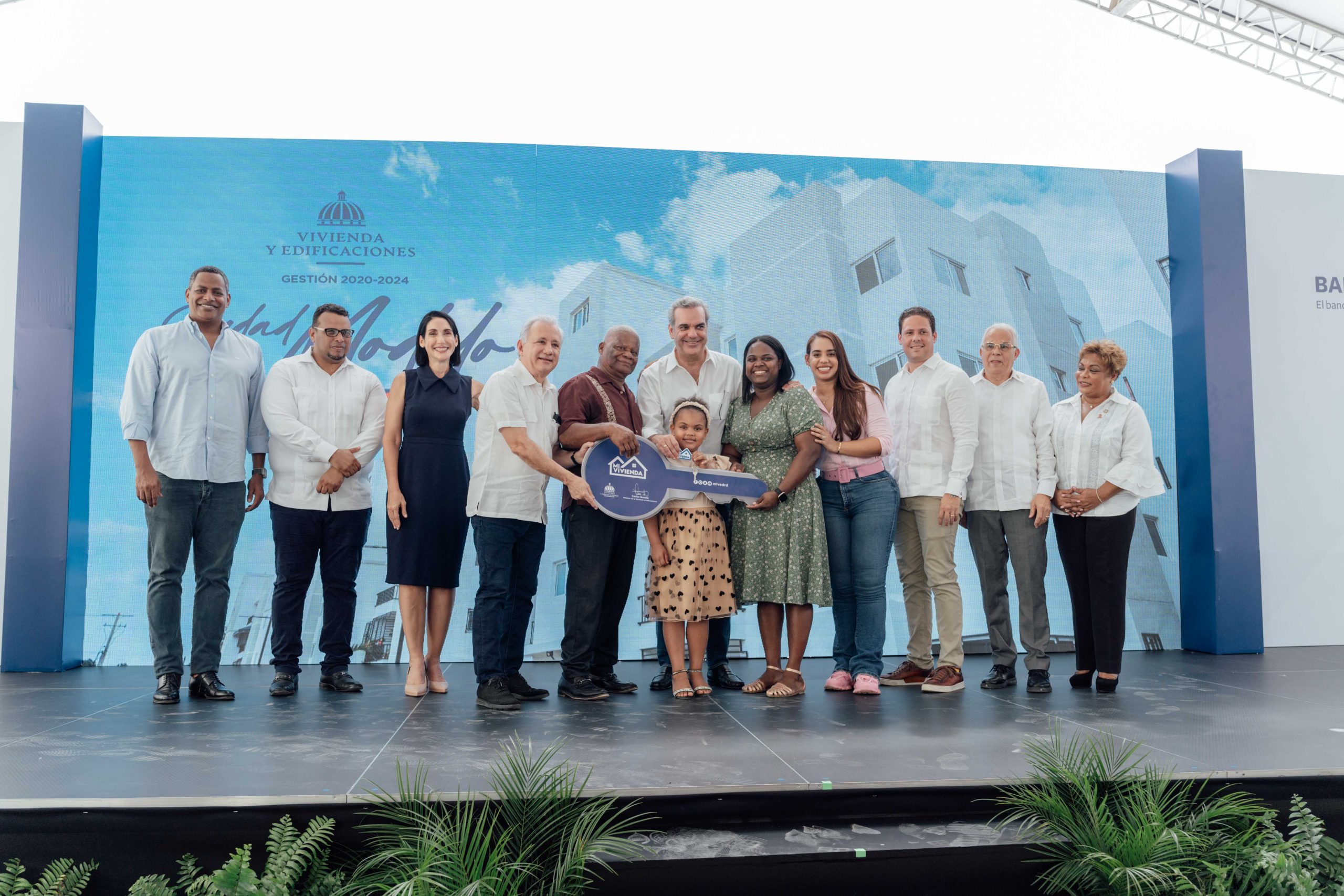 Presidente Abinader y Ministro Bonilla entregan 264 nuevas viviendas en Ciudad Modelo